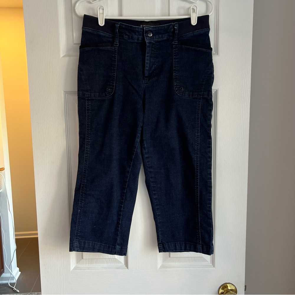 Women’s Lee Platinum Label Dark Blue Denim Capri Jeans, size 6